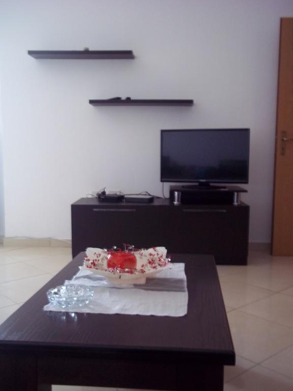 Faik Shehu Apartments دراس المظهر الخارجي الصورة