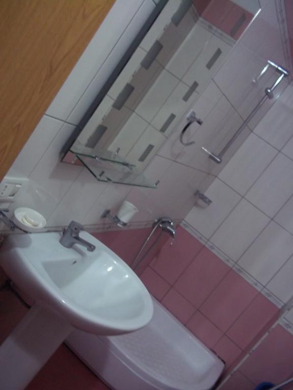 Faik Shehu Apartments دراس المظهر الخارجي الصورة